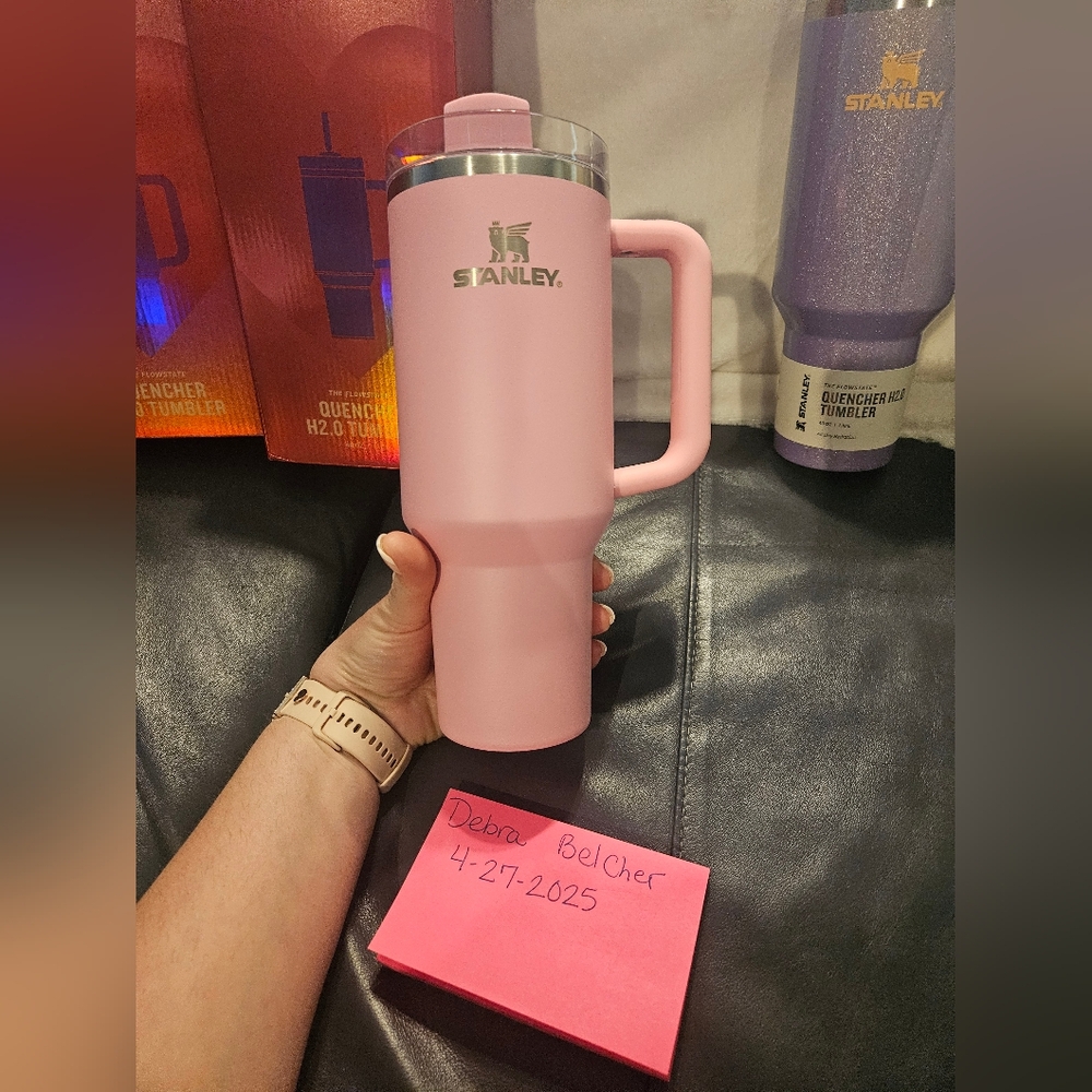 SOLD OUT---- Stanley Australia Quencher H2.0 FlowState Tumbler, SIZZLING PINK